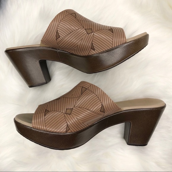 MUNRO Marisa Leather Mule Sandals Geometric Tan Size 11W - Picture 7 of 11